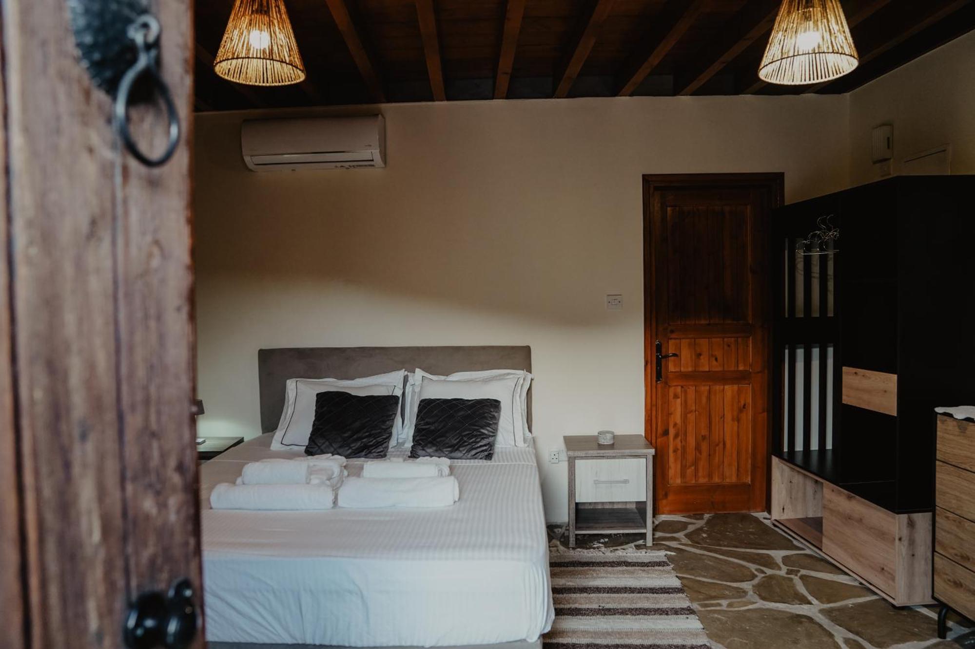The Stonehouse Suites With Private Bath Spas Лимасол Экстерьер фото