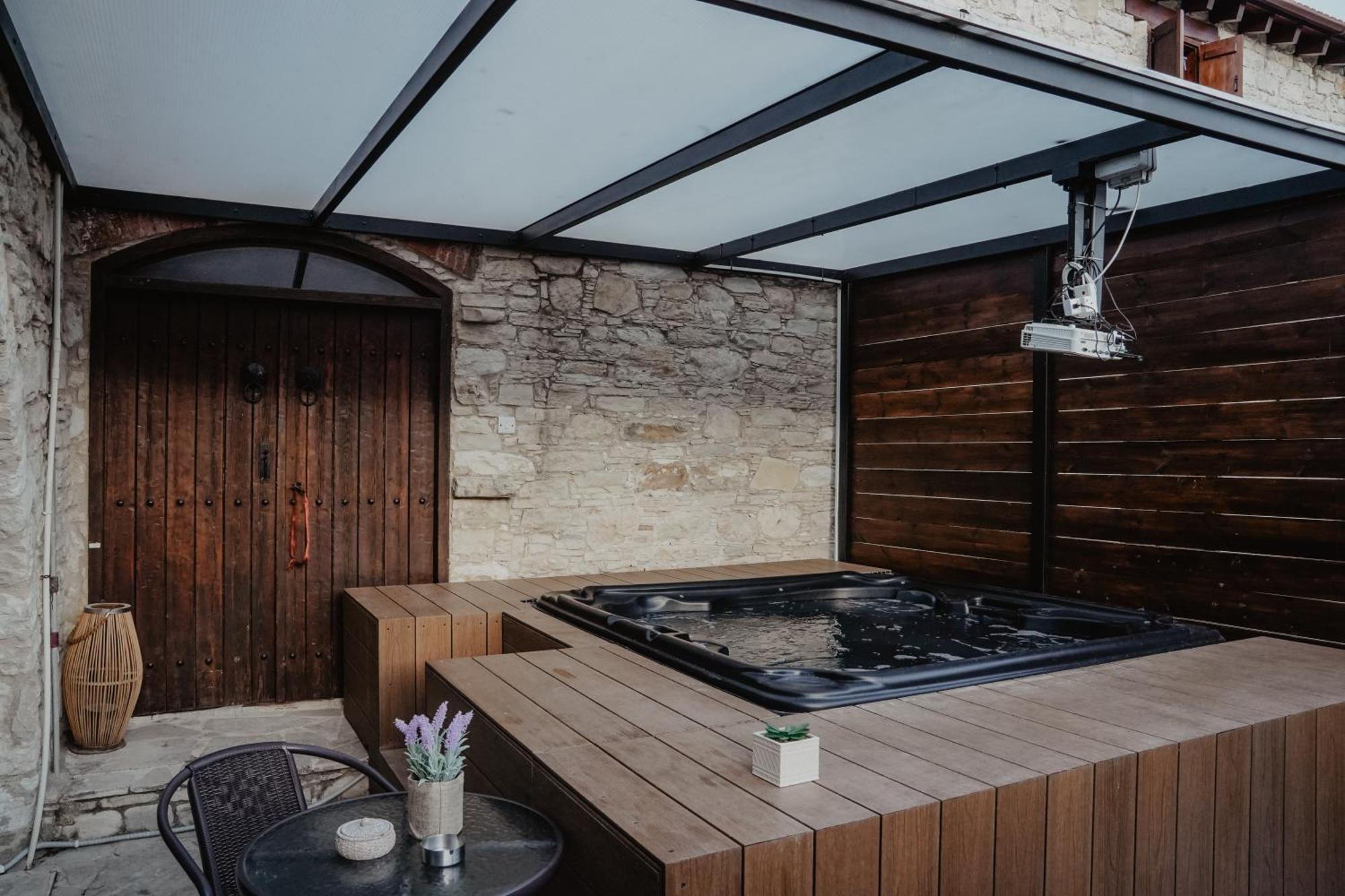 The Stonehouse Suites With Private Bath Spas Лимасол Номер фото